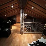4 Bed -sleeps 7 - Northern Light Views