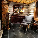 4 Bed -sleeps 7 - Northern Light Views بيت للعطل