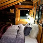 4 Bed -sleeps 7 - Northern Light Views بيت للعطل
