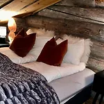 4 Bed -sleeps 7 - Northern Light Views بيت للعطل *