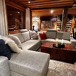 بيت للعطل 4 Bed -sleeps 7 - Northern Light Views