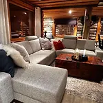 بيت للعطل 4 Bed -sleeps 7 - Northern Light Views *