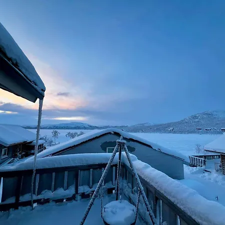 With The View Of Northen Light 別荘 キルピスヤルヴィ