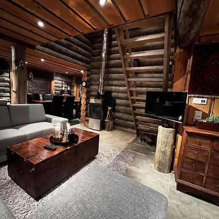 With The View Of Northen Light キルピスヤルヴィ